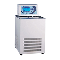 Нагревающие/охлаждающие бани с функцией циркуляции серии DC (-40…+100 °С)